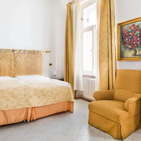 La Fenice Hotel
