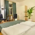 La Fenice Hotel