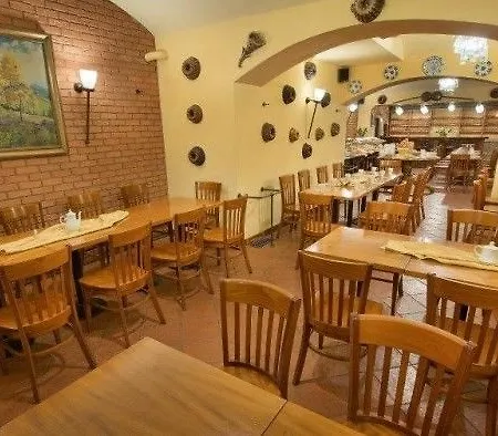 拉芬尼斯酒店 4*