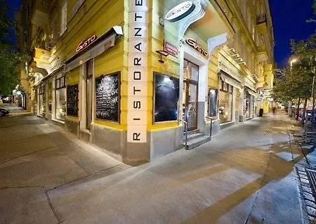 拉芬尼斯酒店